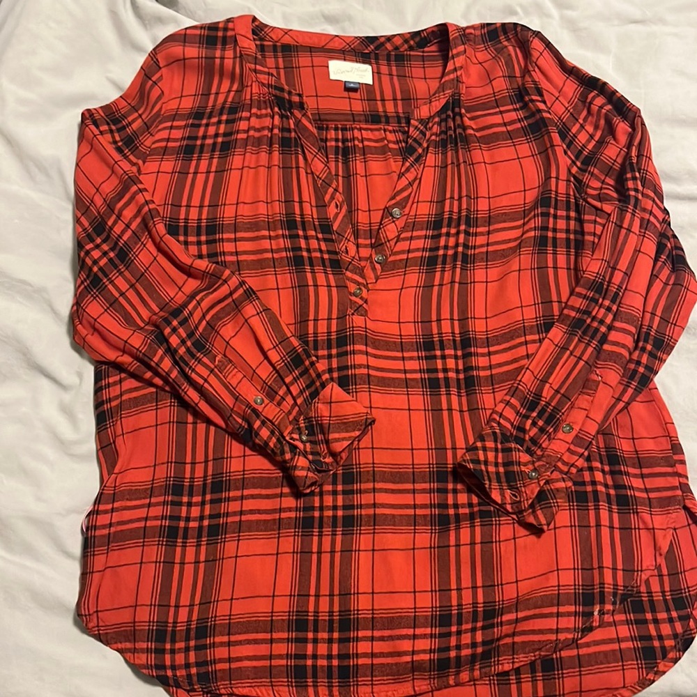 Universal Thread flannel top!